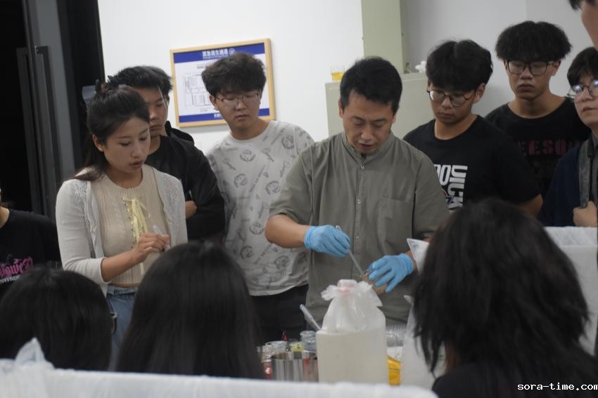 ​随方制象 视觉漆艺——设计学院 “常工髤造”非遗主题文创品牌姿造系列公开课第一课开课