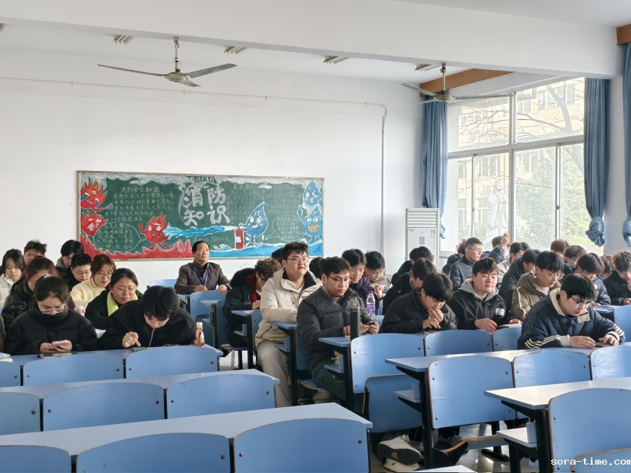 开学第一日校领导深入课堂检查教学工作