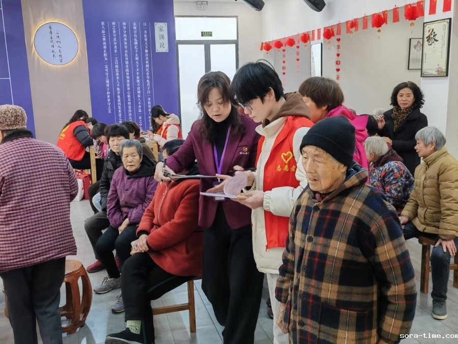 传递健康 情暖社区——设计学院开展雷锋日志愿服务活动