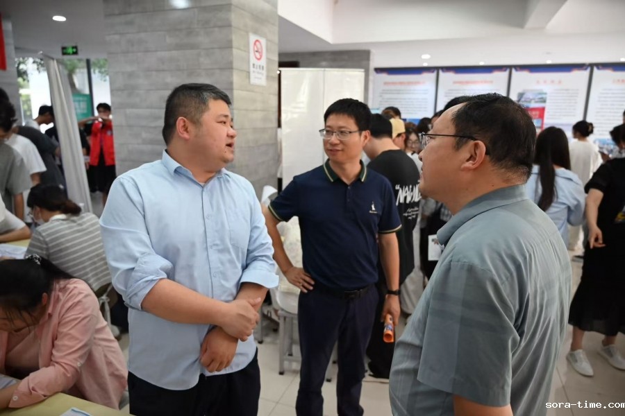 招聘会3.jpg