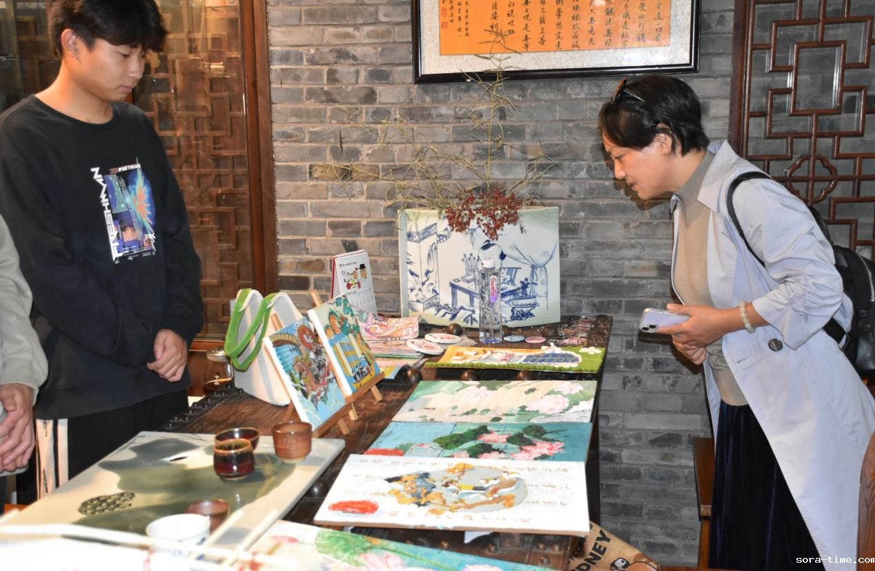 文化市集 秋日艺象  ——设计学院学生作品参展前后北岸文创市集