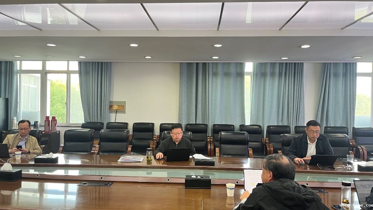 学校召开专业群建设方案研讨会